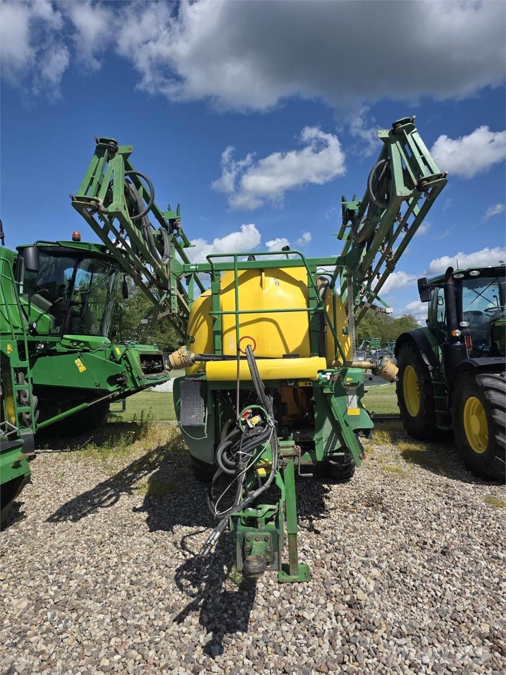 John Deere 740 Prikabinami purkštuvai
