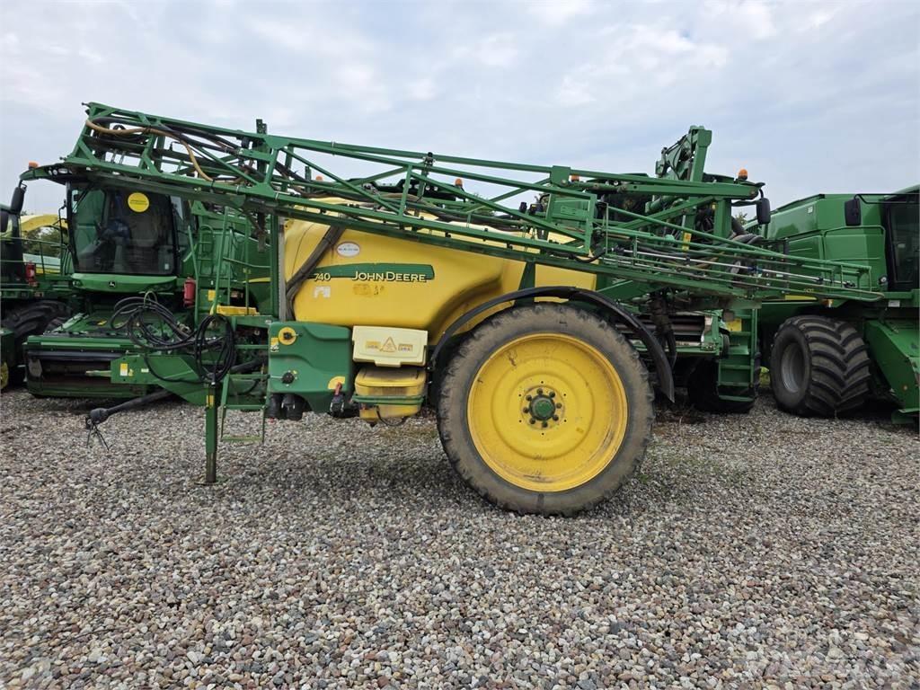 John Deere 740 Prikabinami purkštuvai