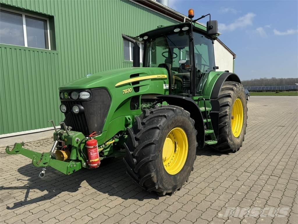 John Deere 7830 Traktoriai