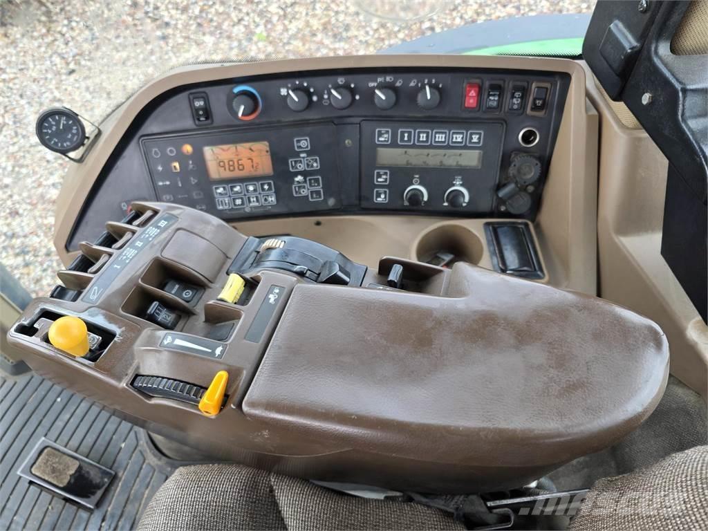John Deere 8220 Traktoriai
