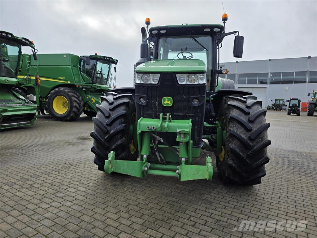 John Deere 8320R Traktoriai