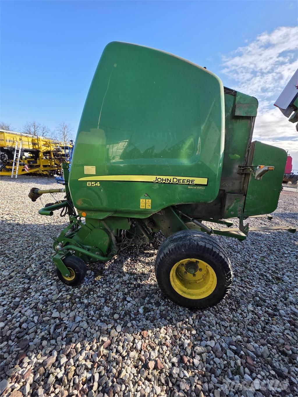 John Deere 854 Ritinių presai