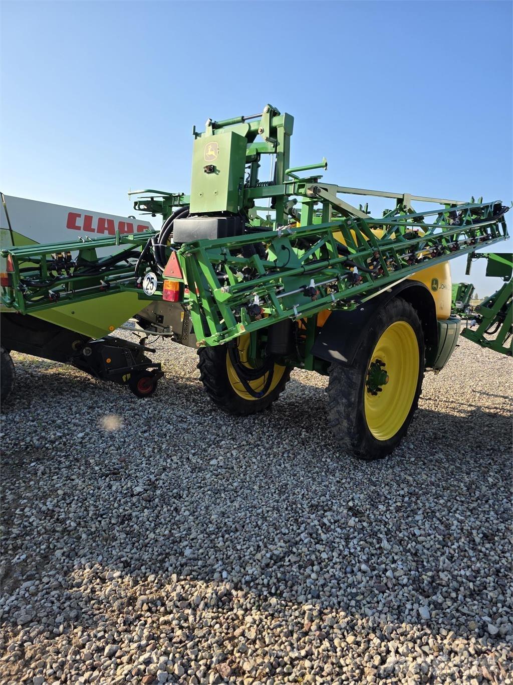 John Deere M740 Prikabinami purkštuvai