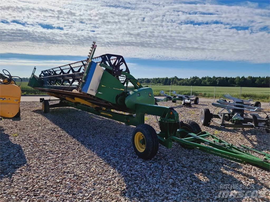 John Deere S680 Traktoriai