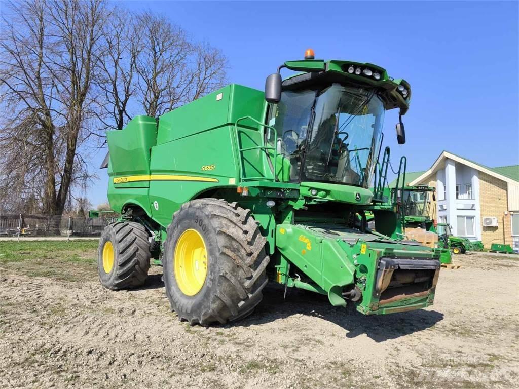John Deere S685 Derliaus nuėmimo kombainai