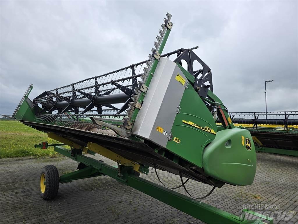 John Deere T660 Derliaus nuėmimo kombainai