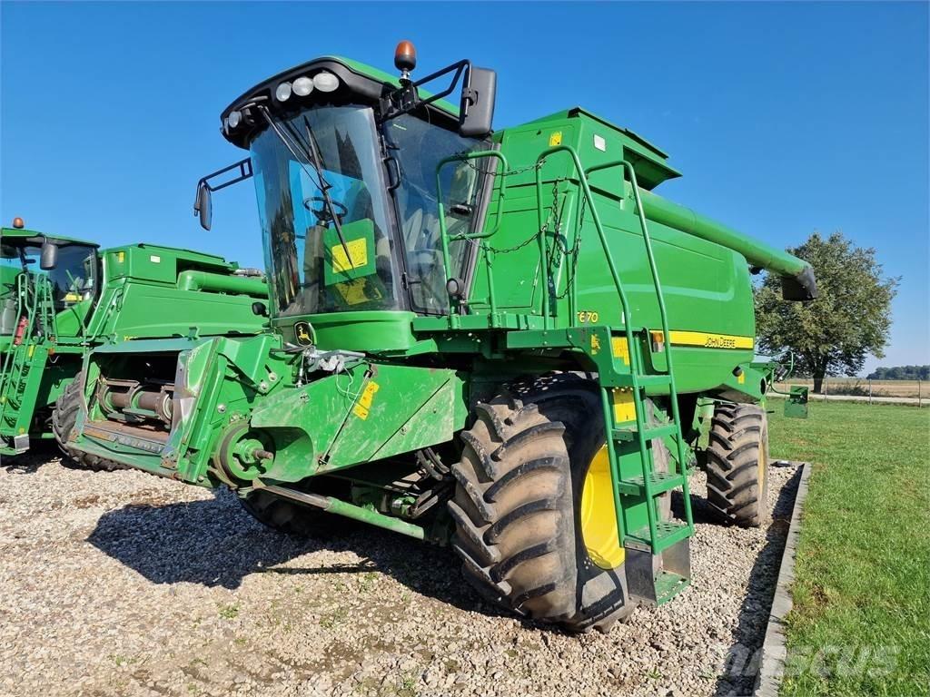 John Deere T670 Derliaus nuėmimo kombainai