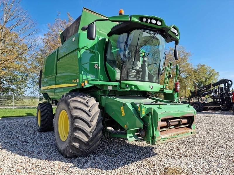 John Deere T670 Derliaus nuėmimo kombainai