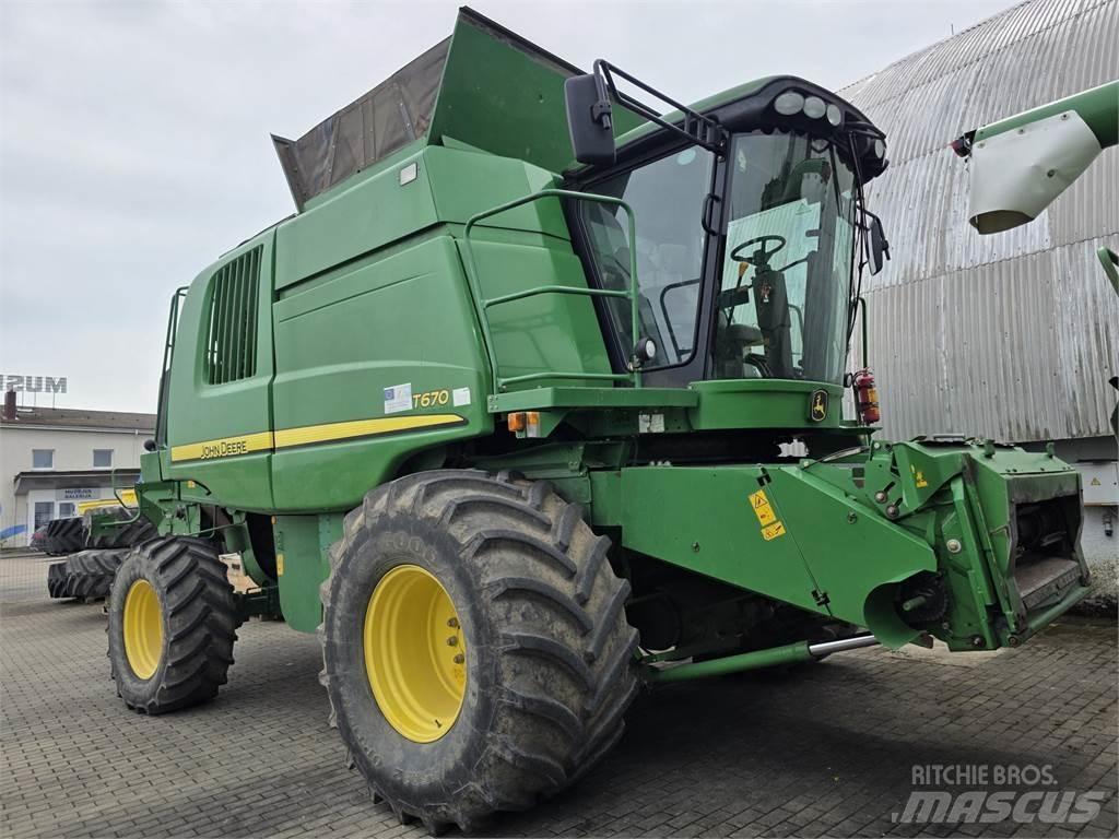 John Deere T670 Derliaus nuėmimo kombainai