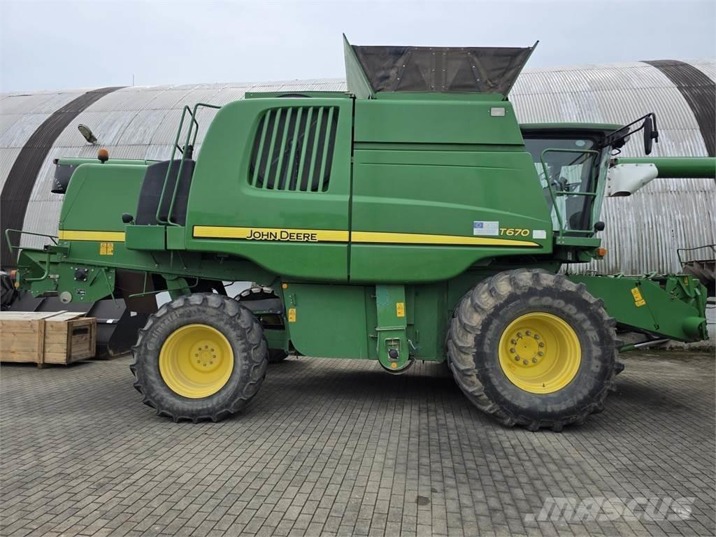 John Deere T670 Derliaus nuėmimo kombainai