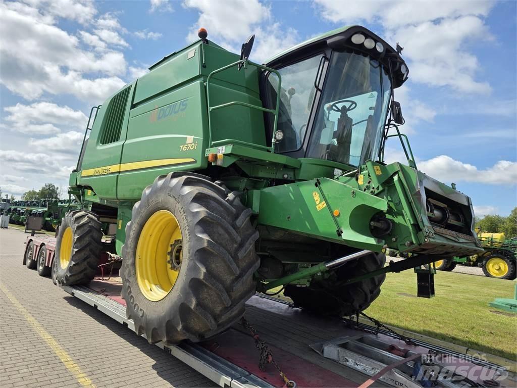 John Deere T670 Derliaus nuėmimo kombainai