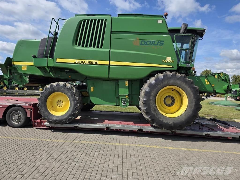 John Deere T670 Derliaus nuėmimo kombainai
