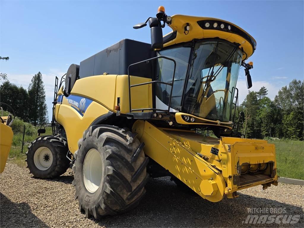 New Holland CX8.85 Derliaus nuėmimo kombainai