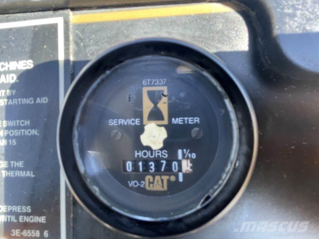 CAT CP-323C Traktoriai