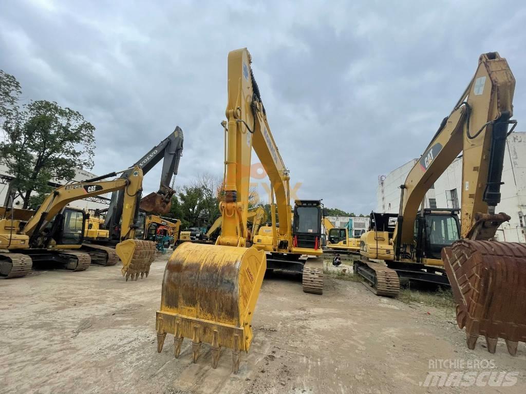 Komatsu PC 220 Vikšriniai ekskavatoriai