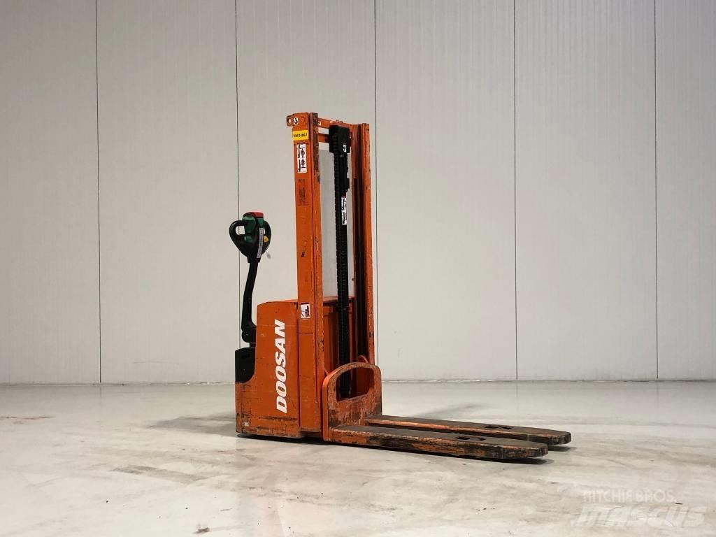 Doosan LEDS12.5C Rankiniai vėžimėliai