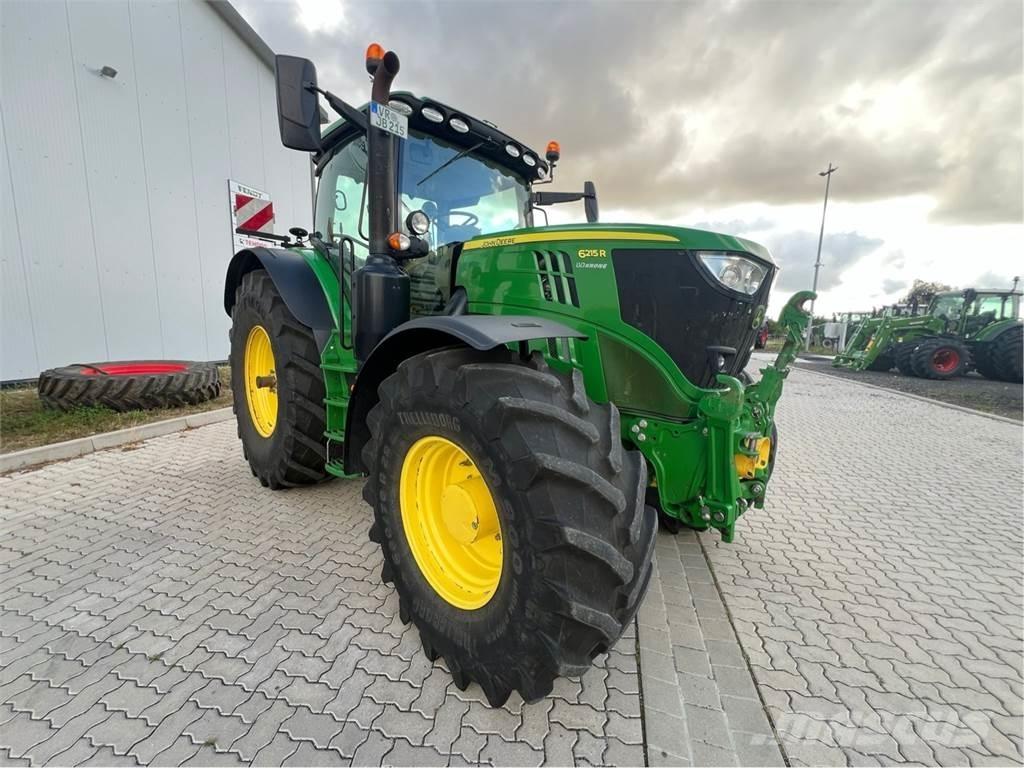 John Deere 6215 R Traktoriai