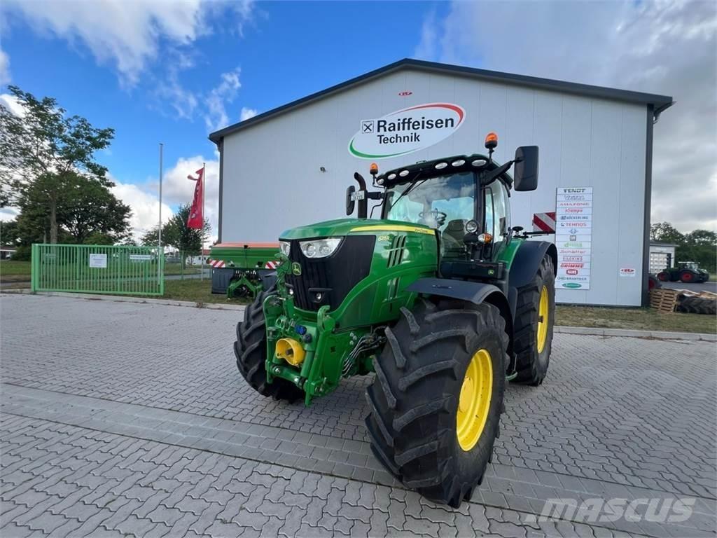 John Deere 6215 R Traktoriai