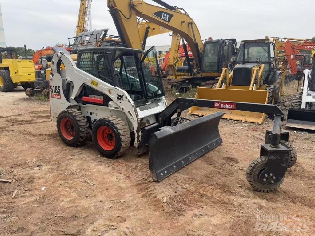 Bobcat S 185 Krautuvai su šoniniu pasukimu