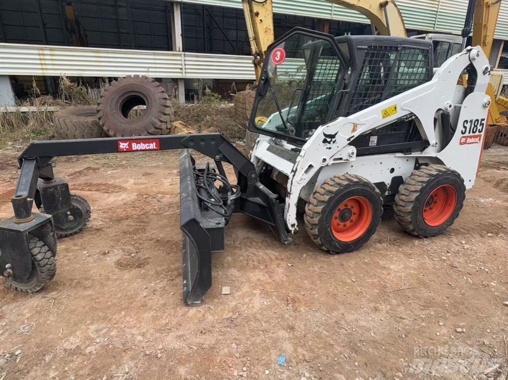 Bobcat S 185 Krautuvai su šoniniu pasukimu
