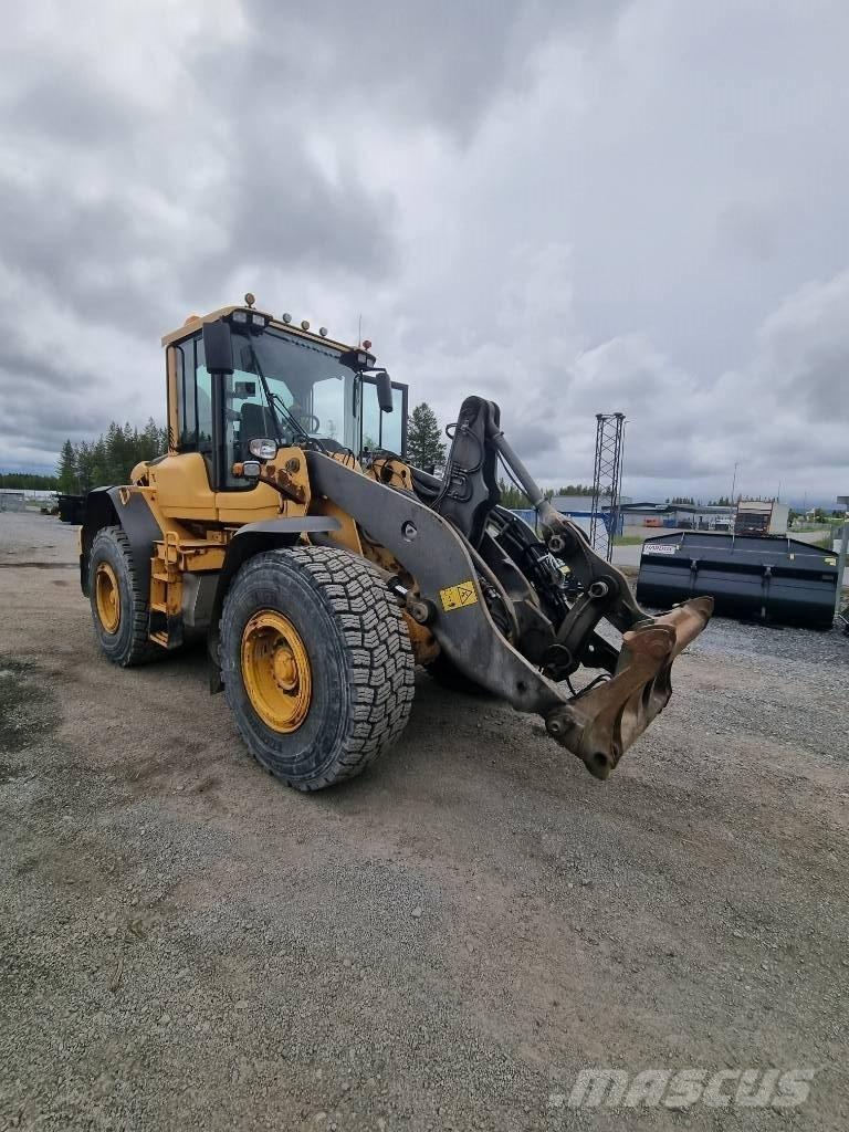 Volvo L 90 F Naudoti ratiniai krautuvai