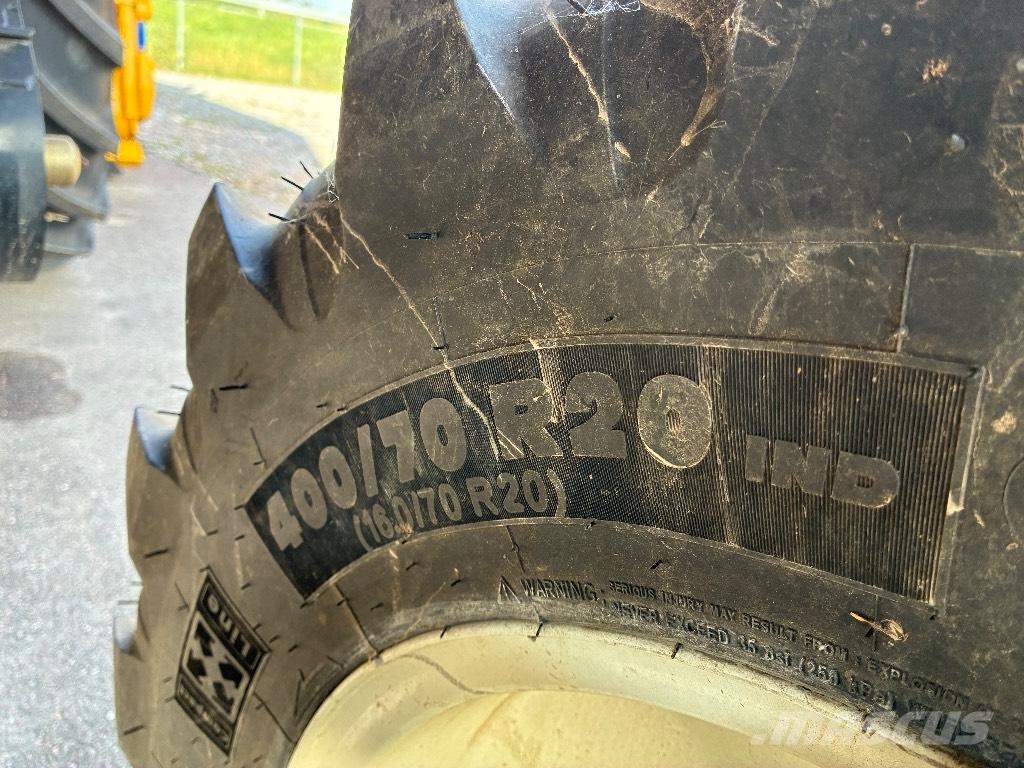 New Holland Tc 4.90 Derliaus nuėmimo kombainai