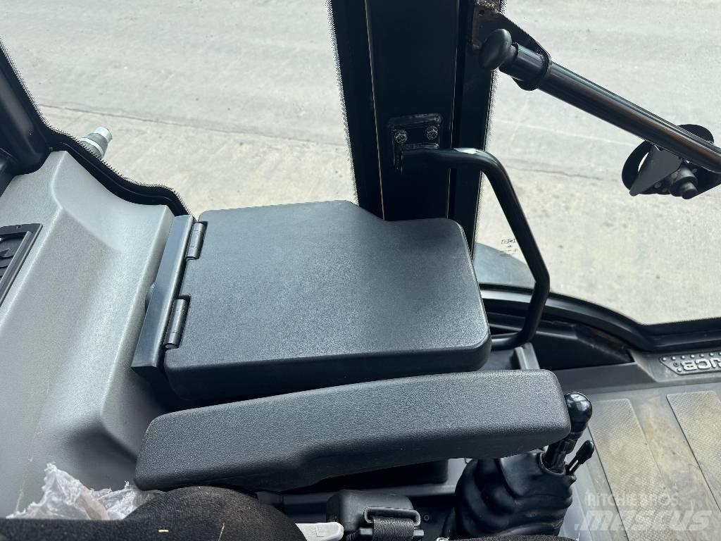 JCB TM 320 S Teleskopiniai krautuvai žemės ūkiui