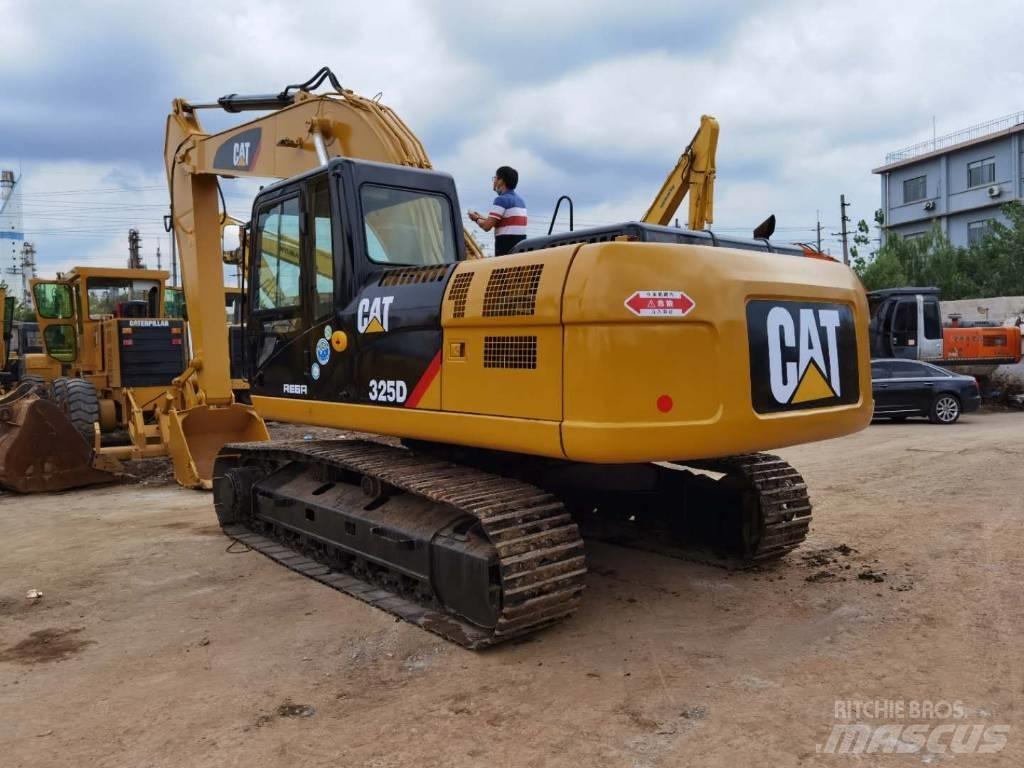 CAT 325DL Vikšriniai ekskavatoriai