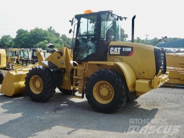 CAT 910 M Naudoti ratiniai krautuvai