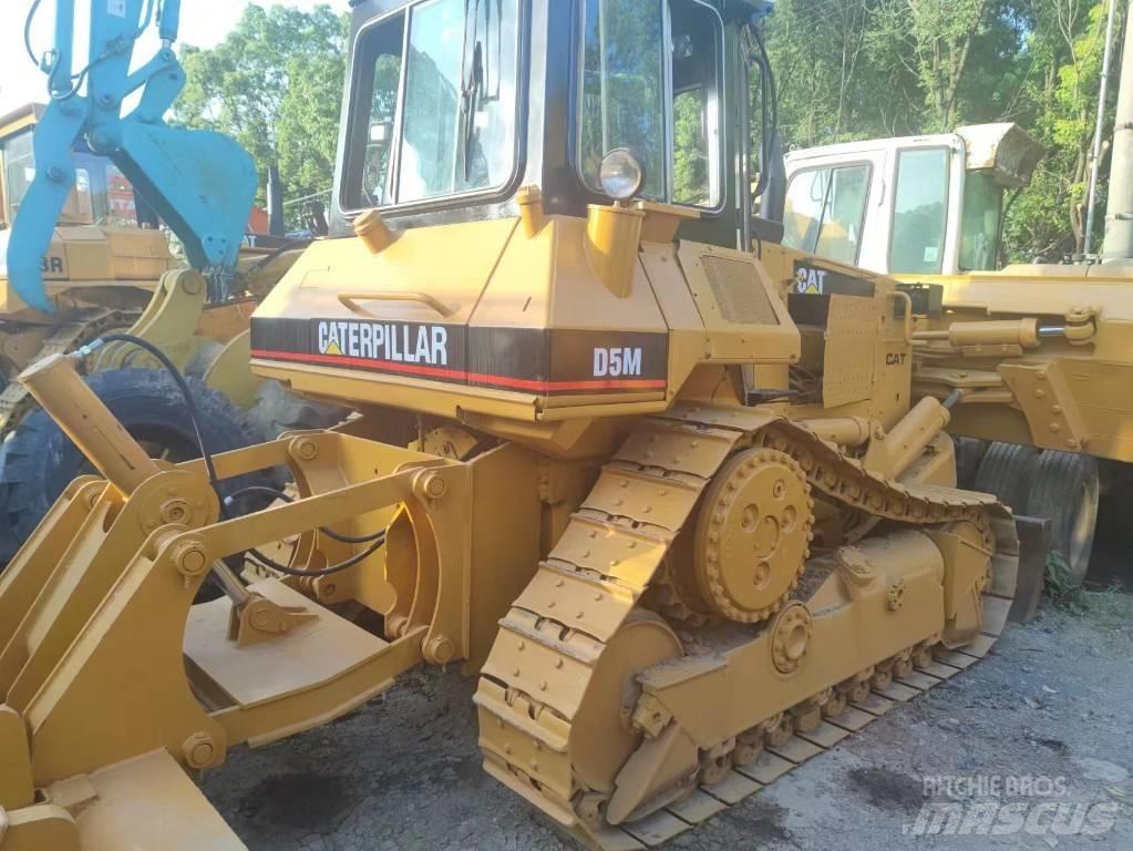CAT D 5 M Vikšriniai buldozeriai