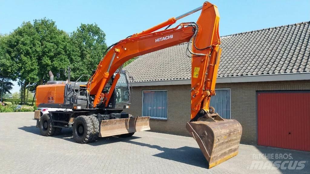 Hitachi ZX220W-5B Ratiniai ekskavatoriai