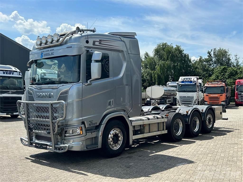 Scania R 650 8X4 Važiuoklė su kabina