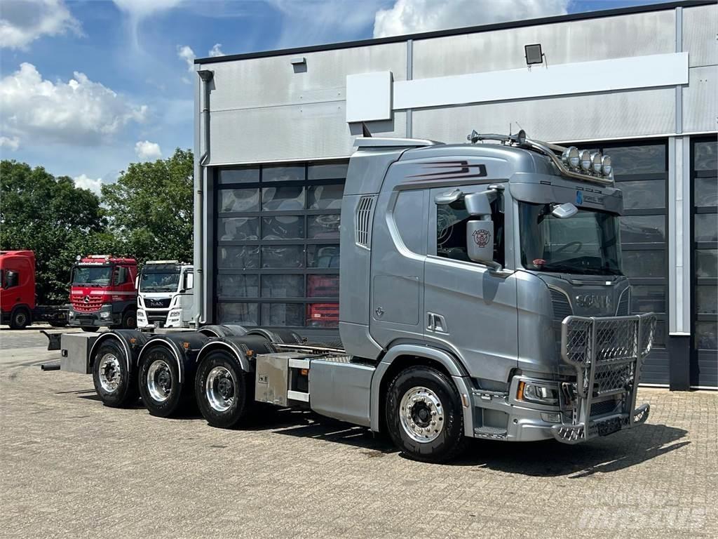 Scania R 650 8X4 Važiuoklė su kabina
