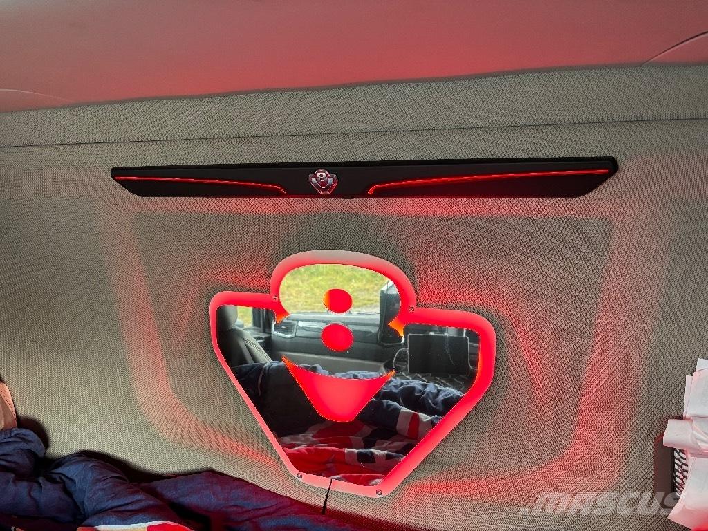 Scania R650B6X4NB Miškovežių vilkikai