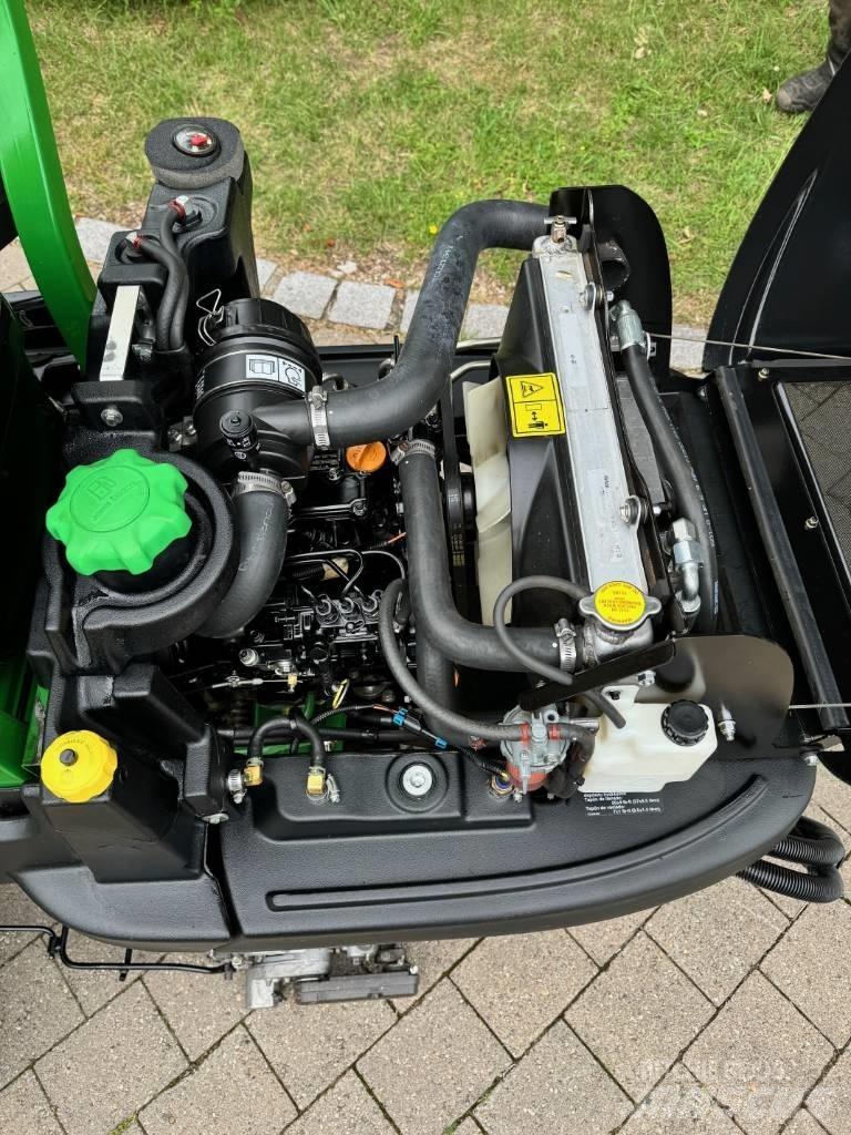 John Deere 2500 B Golfo laukų šienapjovės