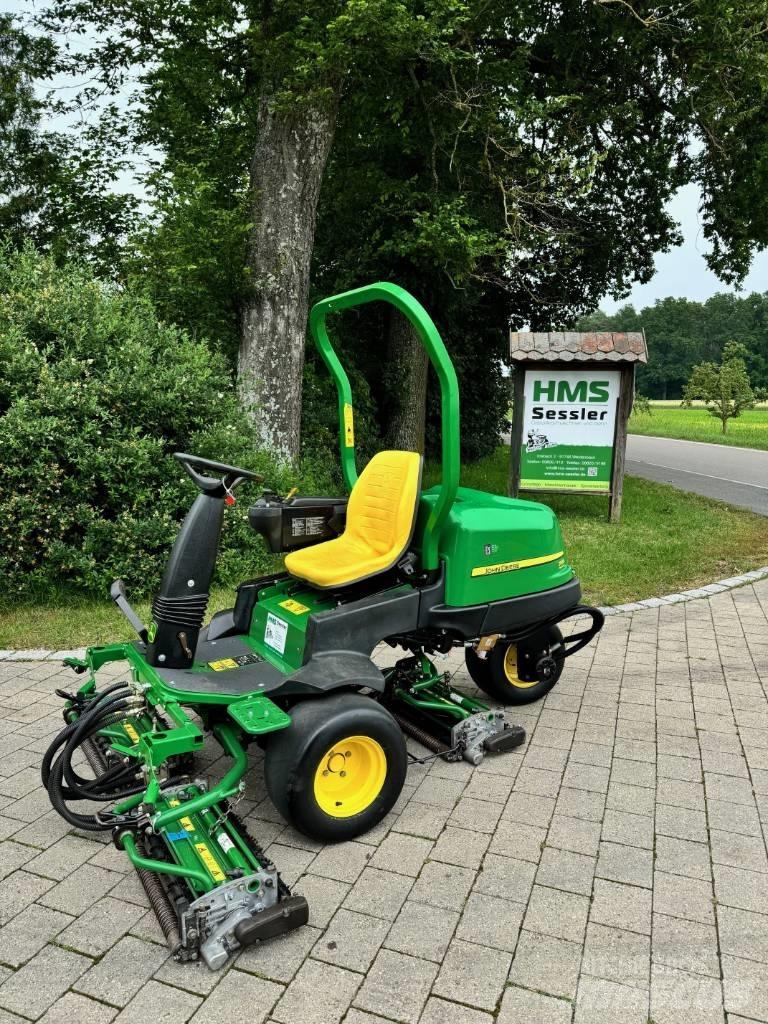 John Deere 2500 B Golfo laukų šienapjovės