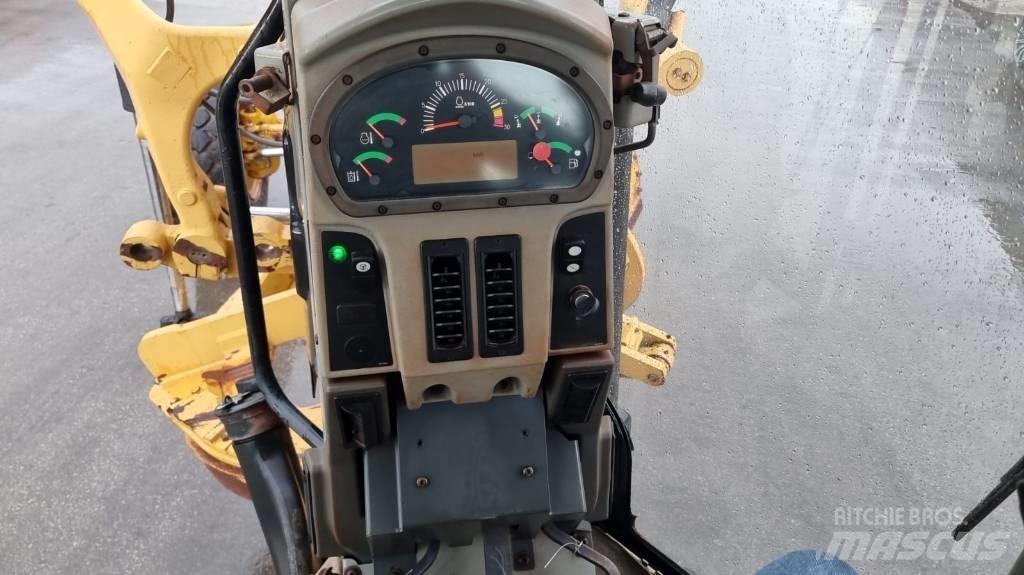 CAT 140 M Greideriai