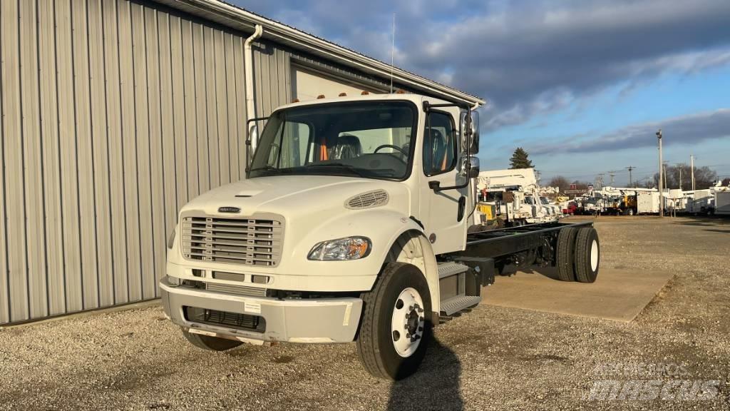 Freightliner M2 Važiuoklė su kabina