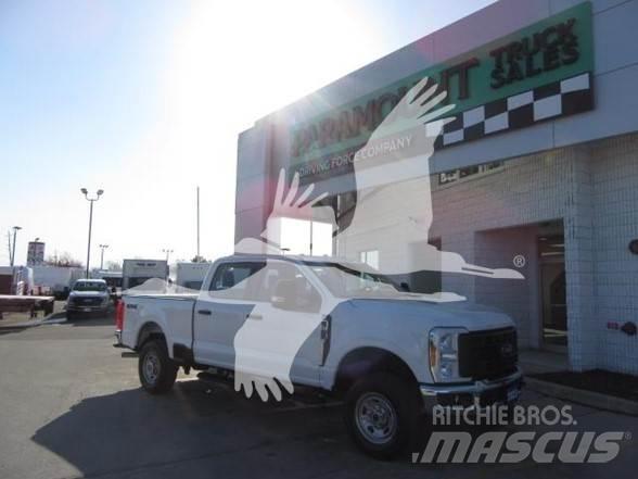 Ford F250 Statyba - Kita
