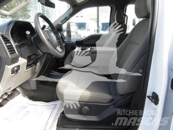 Ford F550 Savivarčių priekabų vilkikai