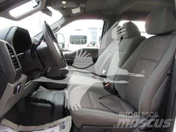 Ford F550 Savivarčių priekabų vilkikai