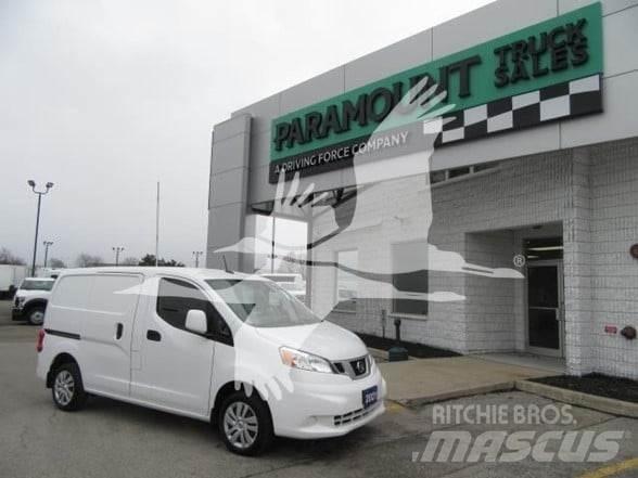 Nissan NV200 Statyba - Kita
