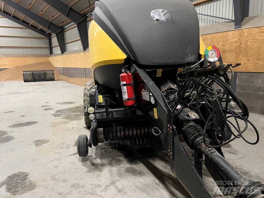 New Holland BB 890 Stačiakampių ryšulių presai