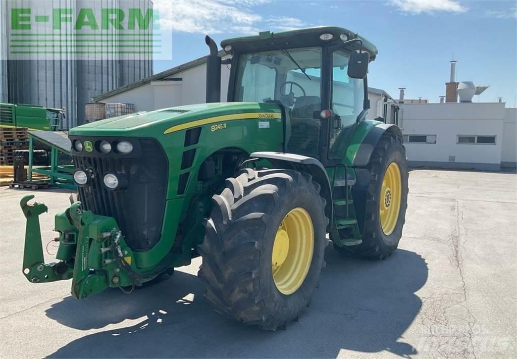 John Deere 8245R Traktoriai