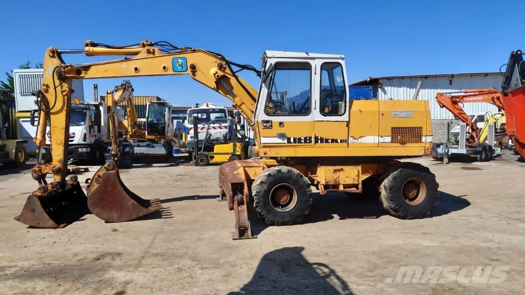Liebherr A 902 Ratiniai ekskavatoriai