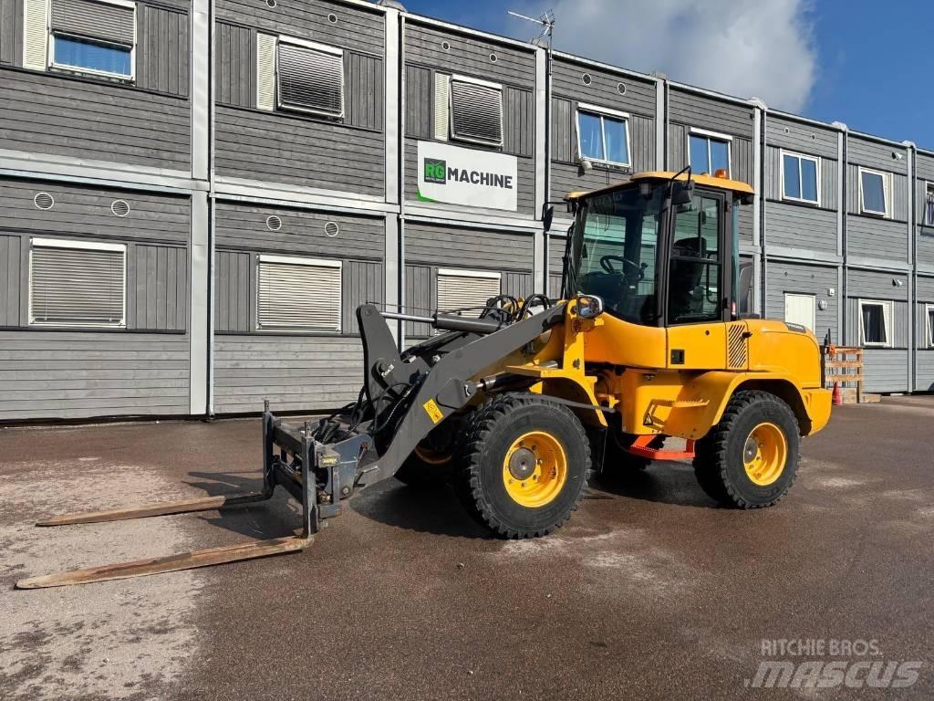 Volvo L 30 GS Naudoti ratiniai krautuvai