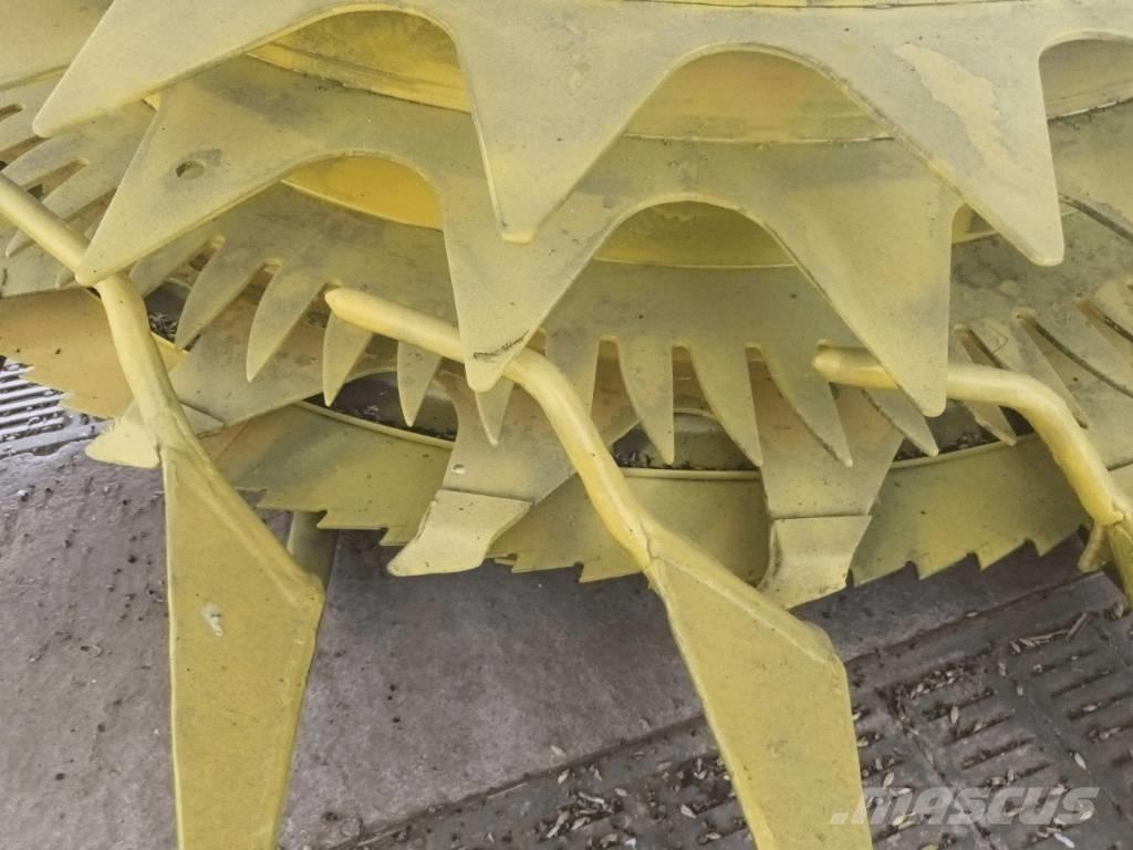 John Deere 7300 i Pašarų ruošimo technika