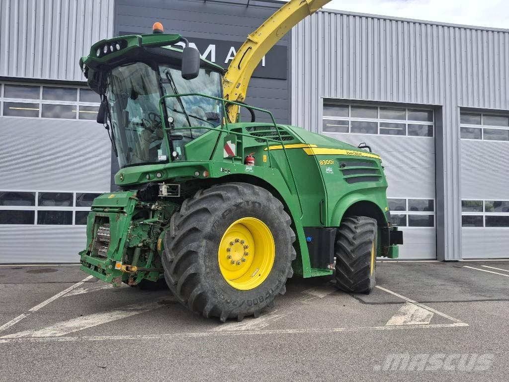 John Deere 7300 i Pašarų ruošimo technika
