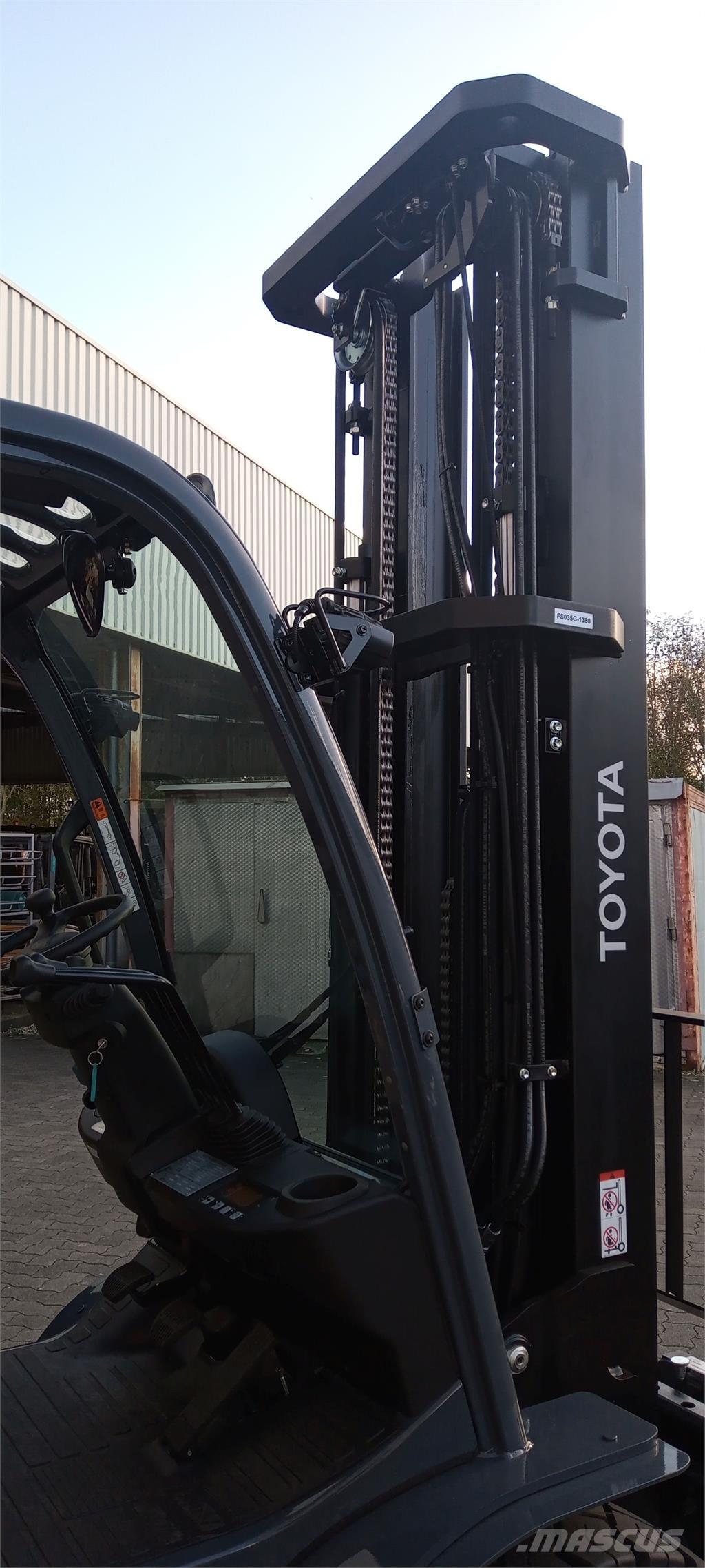 Toyota 02-8FGJF35 LPG (dujiniai) krautuvai