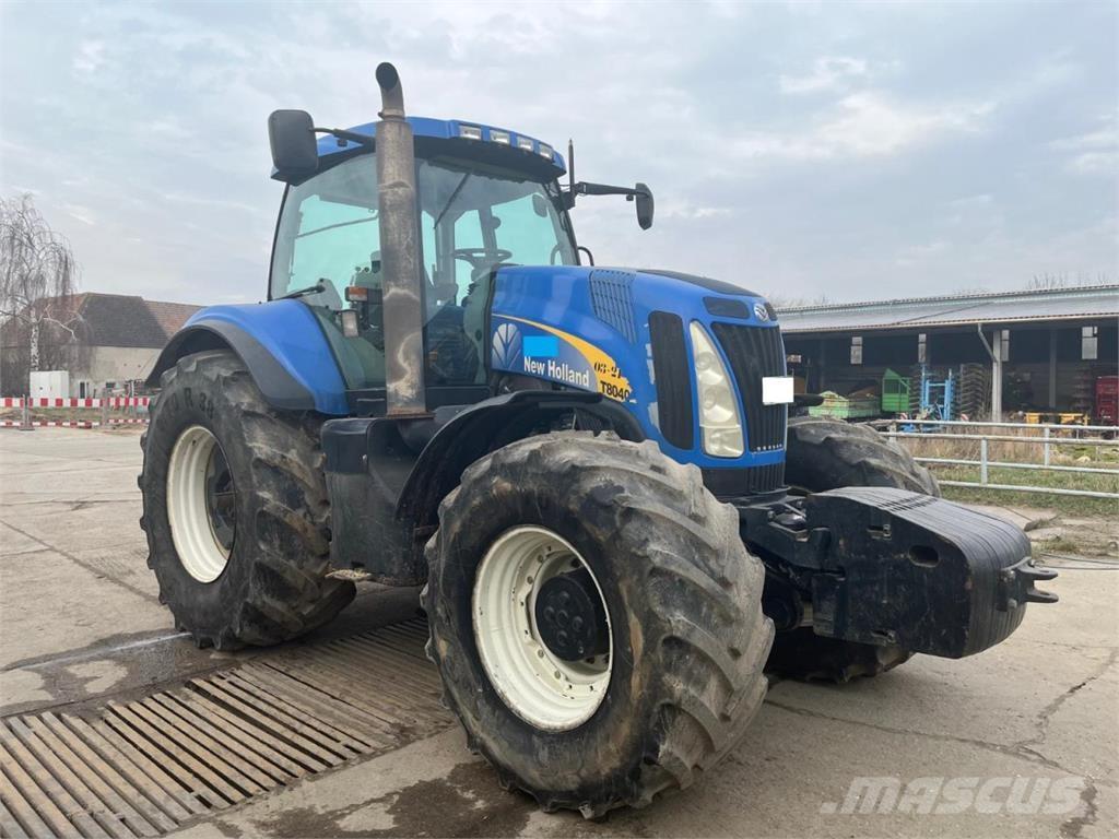 New Holland T8040 Traktoriai